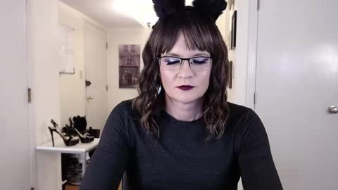 Cait online show from February 22, 11:51 pm