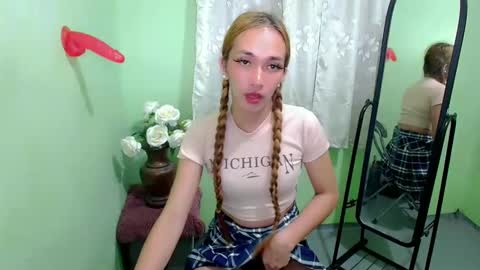 Kween online show from February 12, 3:28 pm
