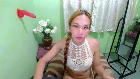 Kween online show from February 18, 2:27 pm