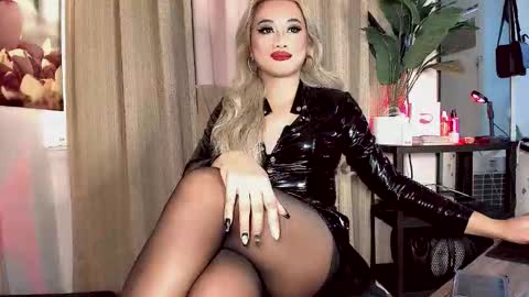 kylie online show from October 20, 3:10 am