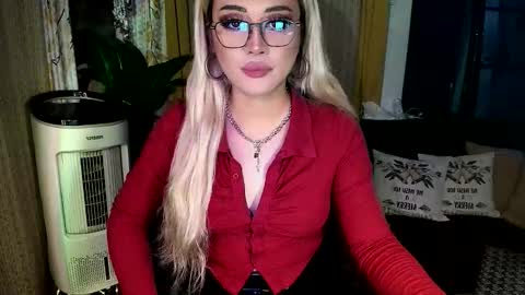 kylie online show from December 22, 4:28 am