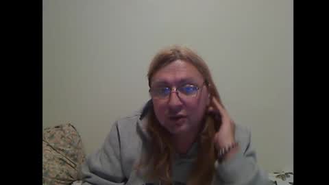 Delilah-Catherine online show from November 1, 9:45 pm