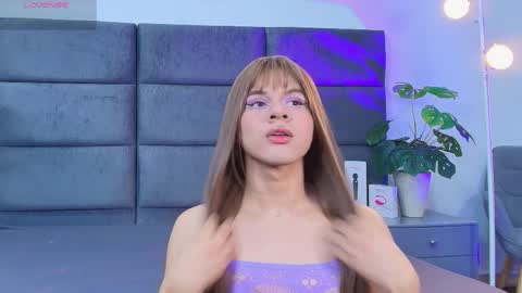 valentino moon online show from April 6, 12:42 am