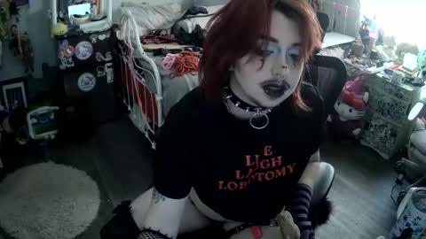 FtMhellhound online show from October 8, 8:54 pm