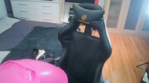 Latexdani online show from April 16, 5:13 pm