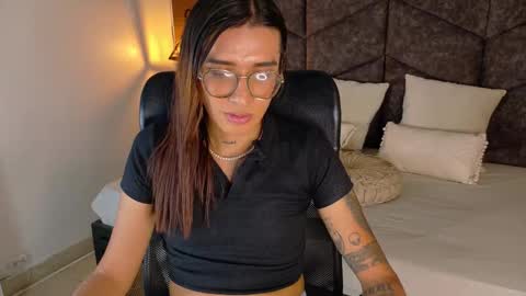 lauraagomezz__ online show from September 17, 7:41 pm