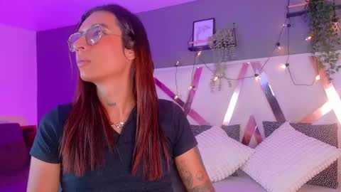 lauraagomezz__ online show from October 2, 8:30 pm