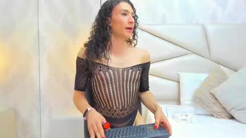 Laurent online show from November 10, 1:01 pm