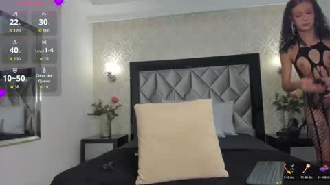 Layla Mackenzie  online show from January 19, 4:10 am