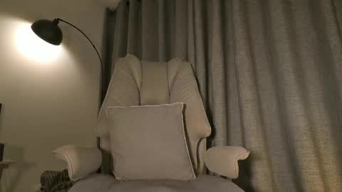 lianewhite online show from April 20, 12:45 am