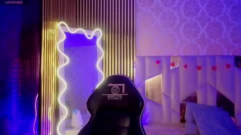  LIHIAN  online show from April 5, 11:52 am