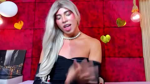 liiacollins online show from December 21, 12:38 am