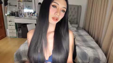 lily_cums01 online show from April 22, 6:48 pm