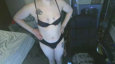 lilybvixen online show from April 17, 2:14 am