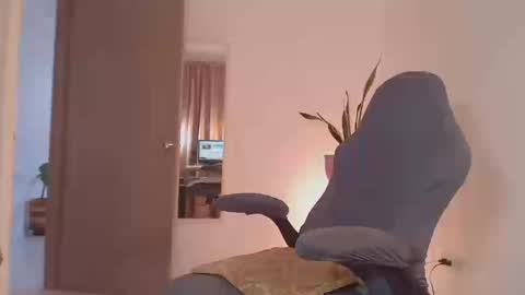 Snapshot of lindajoinx chatting on September 17, 2:22 pm lindajoinx online show from September 17, 2:22 pm