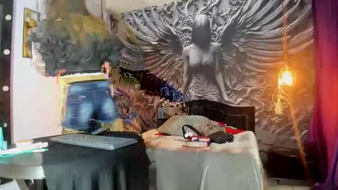 lindsey_2023 online show from April 19, 1:17 am