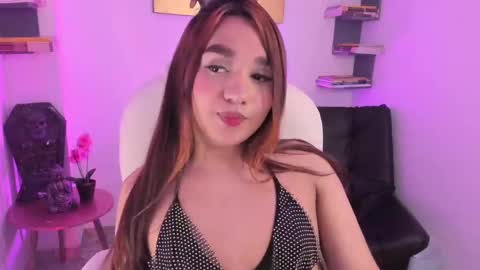 Snapshot of lissascarlett_1 chatting on October 21, 7:15 pm Lisssa online show from October 21, 7:15 pm