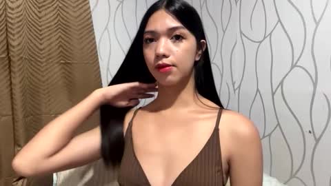 litl_tits online show from January 14, 9:18 am