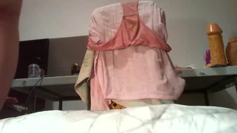 Snapshot of little_sissy_wendy chatting on February 15, 10:21 pm little_sissy_wendy online show from February 15, 10:21 pm