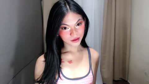 littlelace_ online show from March 2, 9:38 am