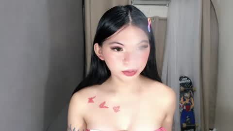 littlelace_ online show from July 12, 1:09 am