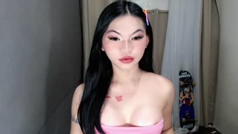 littlelace_ online show from July 14, 1:51 am