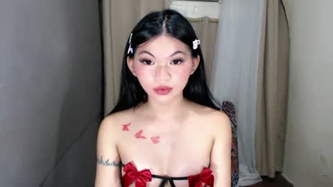 littlelace_ online show from July 18, 1:23 am
