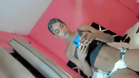 liyenpain01 online show from April 11, 4:07 am