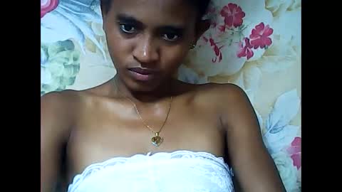 llouisse online show from April 10, 6:46 pm