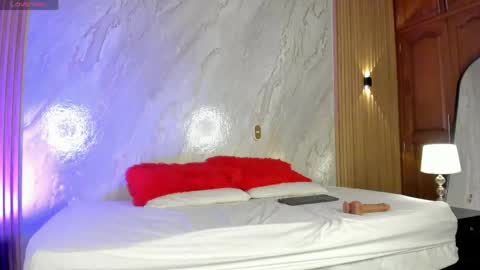 LolaBby1 online show from April 18, 8:42 pm