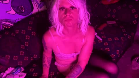 longbeachcd69 online show from February 17, 12:16 pm