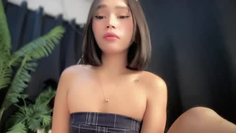 lovely_cittie18 online show from April 6, 2:54 am