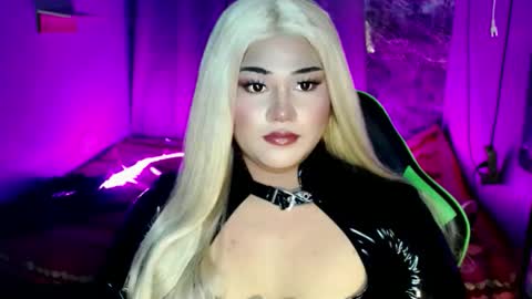 lovely_coleen online show from November 27, 7:49 pm