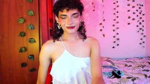 Snapshot of lucianromeo17 chatting on September 18, 9:31 pm Lucy or Lucian 3 Come to my social Links3   online show from September 18, 9:31 pm