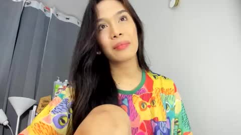 lucy_shane online show from November 25, 9:00 am