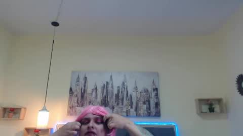 lunasnow__ online show from April 19, 7:05 pm