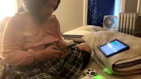 lunawolfie143 online show from March 11, 3:12 pm