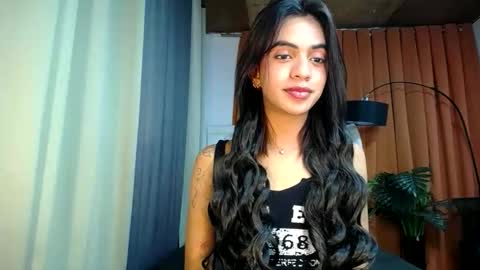 luvrr_trixie online show from February 8, 12:00 pm