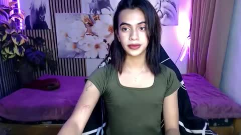 luvrr_trixie online show from February 27, 2:45 pm