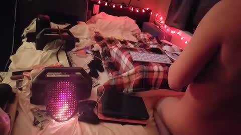 mac1119 online show from April 1, 8:37 am