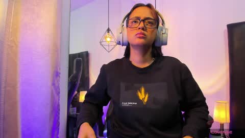 Maddie Ray online show from May 20, 12:00 pm