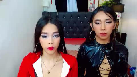 BELLA AND HANA online show from November 24, 1:19 am