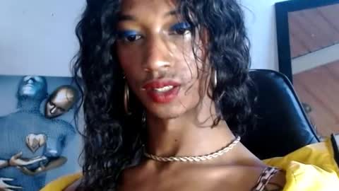 Snapshot of maidi_hot chatting on September 12, 2:57 pm Bella Maidi online show from September 12, 2:57 pm