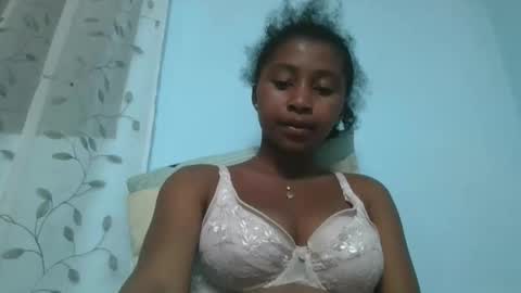 mamieriela online show from May 19, 7:09 pm