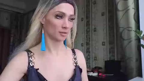 Snapshot of maridekoks chatting on February 26, 10:37 am Mari online show from February 26, 10:37 am