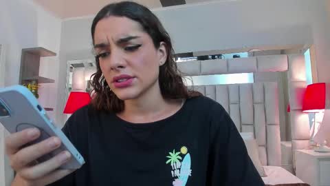 mariiahneedles online show from November 4, 9:14 pm