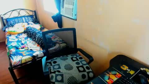 kimmy online show from April 23, 7:05 am