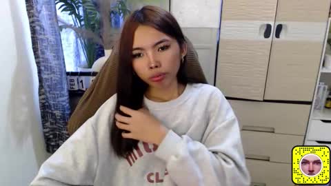 matcha_latte33 online show from February 19, 5:37 am