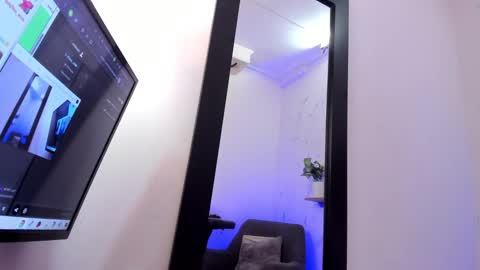 MAX  online show from March 12, 1:36 am