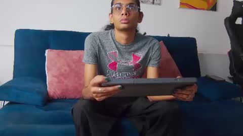 Maxi  Max online show from June 27, 7:20 pm